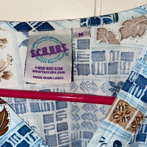 3 pack S.C.R.U.B.S tops women’s Medium good condition. Smoke/pet free home - Picture 7 of 9